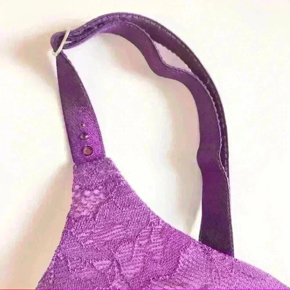 Victoria’s Secret Purple Lace Biofit Push Up Bra 34D - Picture 4 of 4
